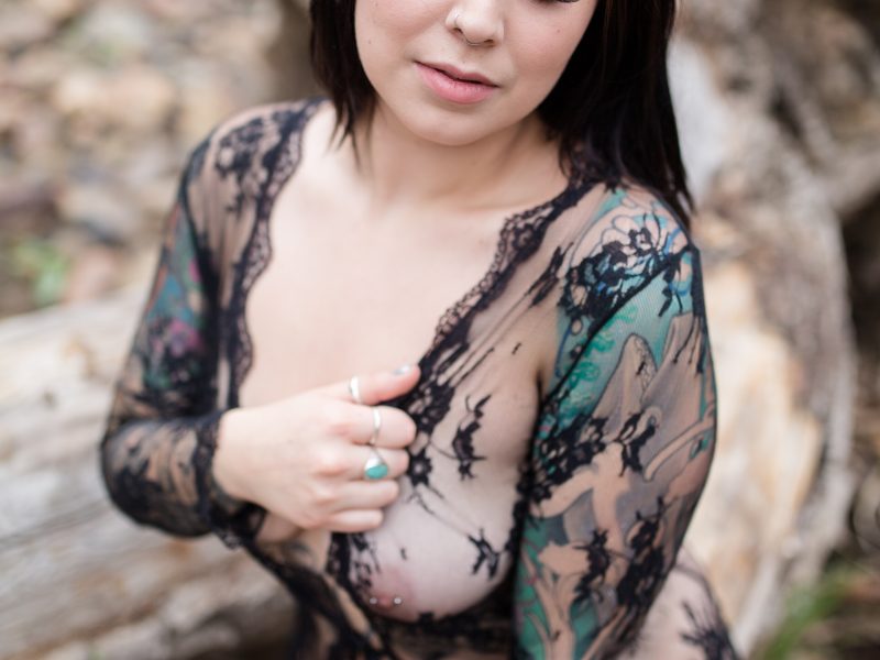 https://lilacandfernphotography.com/wp-content/uploads/2017/08/Boudoir-Fort-Collins-Colorado-Lilac-and-Fern-LE-14-800x600.jpg