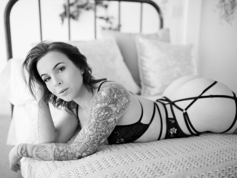 https://lilacandfernphotography.com/wp-content/uploads/2020/01/Boudoir-Intimate-Boise-Idaho-Lilac-and-Fern-KD-32-800x600.jpg