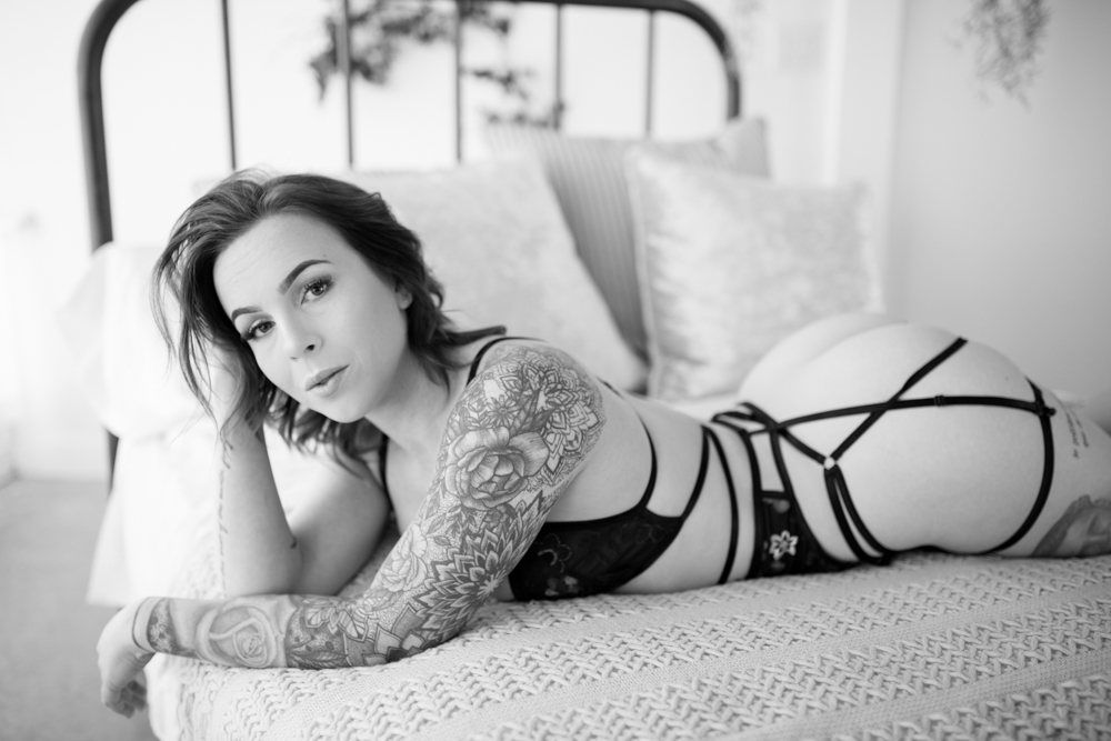 https://lilacandfernphotography.com/wp-content/uploads/2020/01/Boudoir-Intimate-Boise-Idaho-Lilac-and-Fern-KD-32.jpg