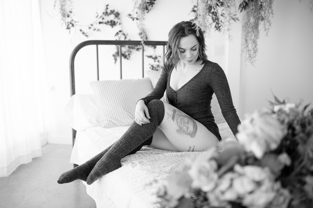 https://lilacandfernphotography.com/wp-content/uploads/2020/01/Boudoir-Intimate-Boise-Idaho-Lilac-and-Fern-KD-41.jpg