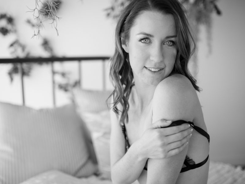 https://lilacandfernphotography.com/wp-content/uploads/2020/01/Boudoir-Intimate-Boise-Idaho-Lilac-and-Fern-NO-36-800x600.jpg