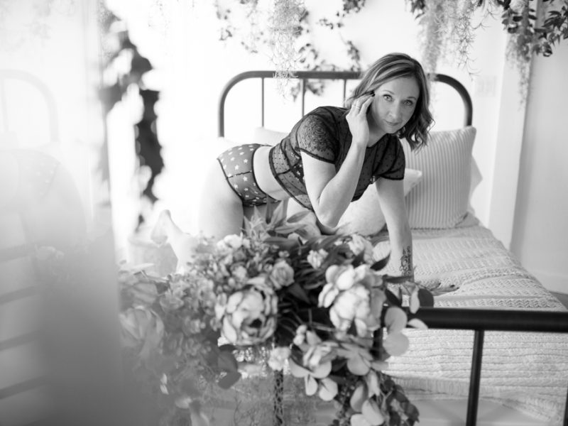 https://lilacandfernphotography.com/wp-content/uploads/2020/02/Boudoir-Intimate-Boise-Idaho-Lilac-and-Fern-DD-18-800x600.jpg