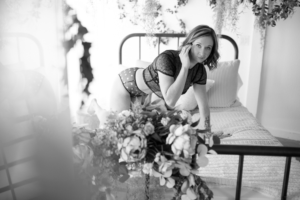 https://lilacandfernphotography.com/wp-content/uploads/2020/02/Boudoir-Intimate-Boise-Idaho-Lilac-and-Fern-DD-18.jpg
