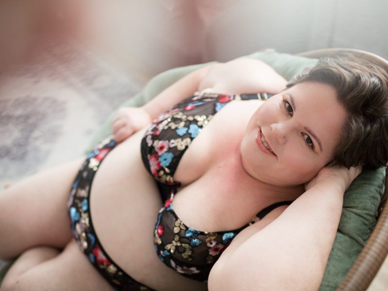 https://lilacandfernphotography.com/wp-content/uploads/2020/03/Boudoir-Intimate-Colorado-Tennessee-Idaho-Lilac-and-Fern-TB-11-800x600.jpg