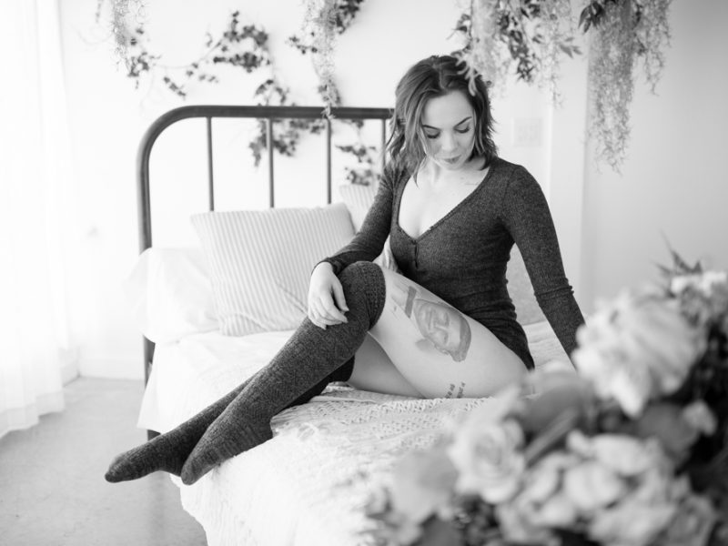 https://lilacandfernphotography.com/wp-content/uploads/2020/05/Boudoir-Intimate-Colorado-Tennessee-Idaho-Lilac-and-Fern-KD-25-800x600.jpg