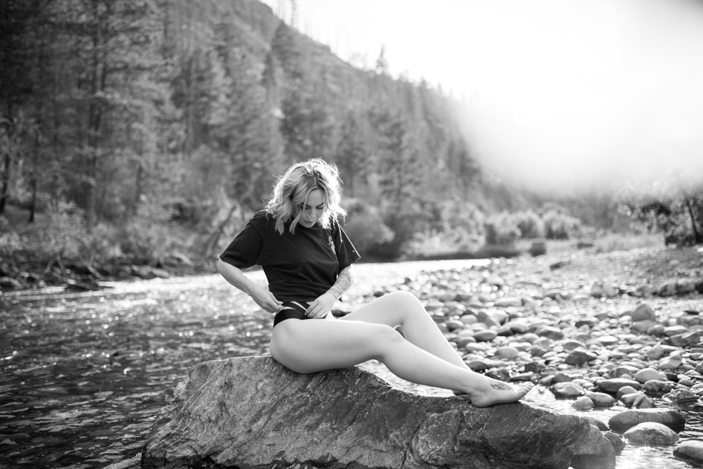 https://lilacandfernphotography.com/wp-content/uploads/2020/05/Boudoir-Intimate-Colorado-Tennessee-Idaho-Lilac-and-Fern-KD-4.jpg