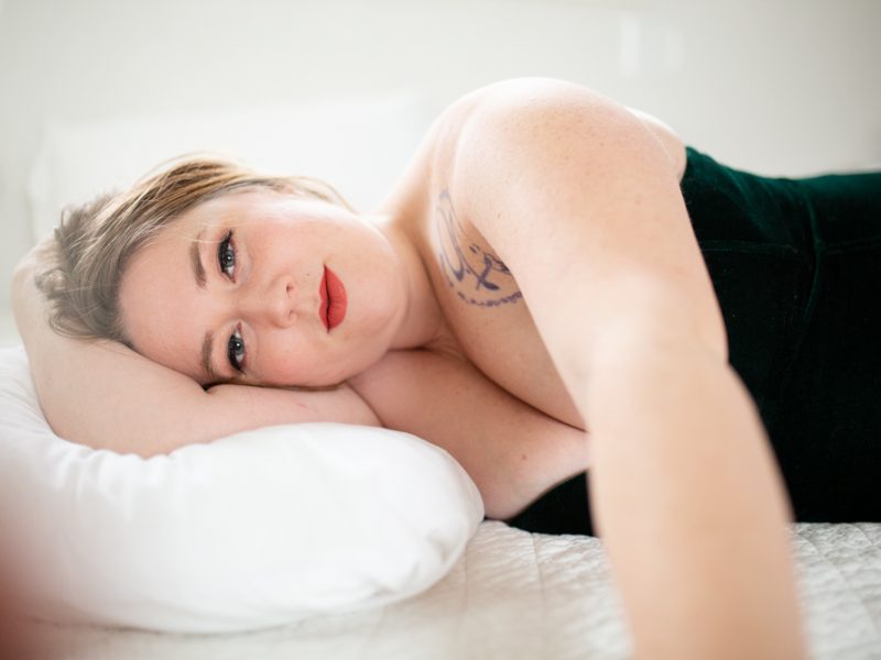 https://lilacandfernphotography.com/wp-content/uploads/2020/11/Boudoir-Intimate-Colorado-Tennessee-Idaho-Lilac-and-Fern-JB1-17-800x600.jpg