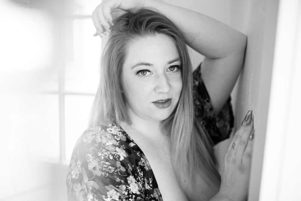https://lilacandfernphotography.com/wp-content/uploads/2020/11/Boudoir-Intimate-Colorado-Tennessee-Idaho-Lilac-and-Fern-JB1-45.jpg
