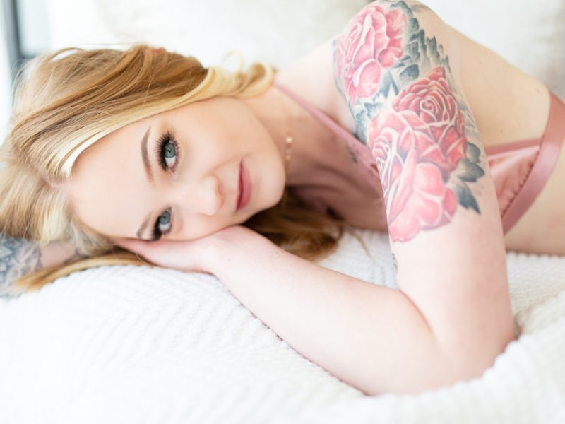 https://lilacandfernphotography.com/wp-content/uploads/2021/04/Colorado-Idaho-Tennessee-Intimate-Portraits-Boudoir-LilacFern-13-800x600.jpg