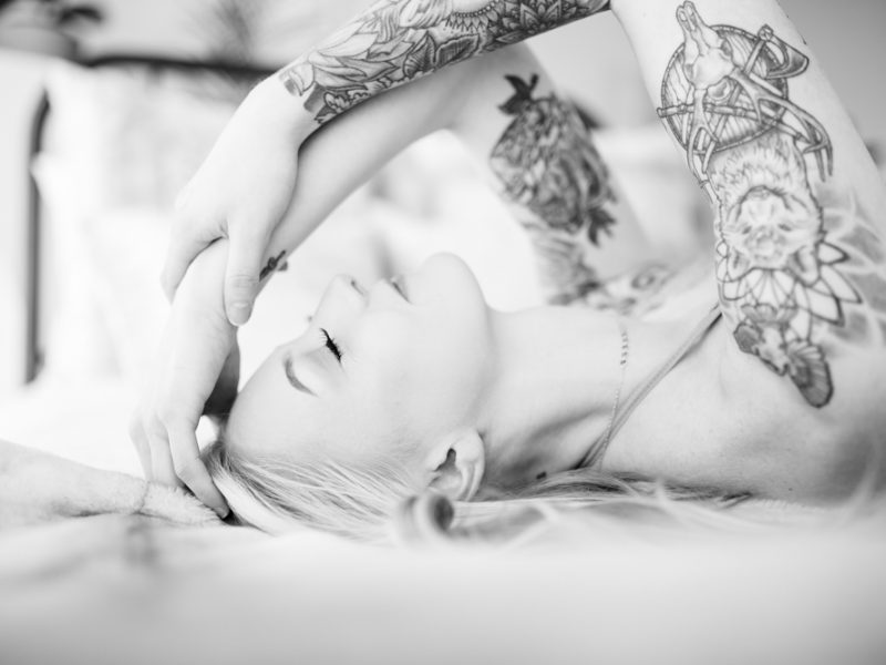 https://lilacandfernphotography.com/wp-content/uploads/2021/04/Colorado-Idaho-Tennessee-Intimate-Portraits-Boudoir-LilacFern-5-800x600.jpg
