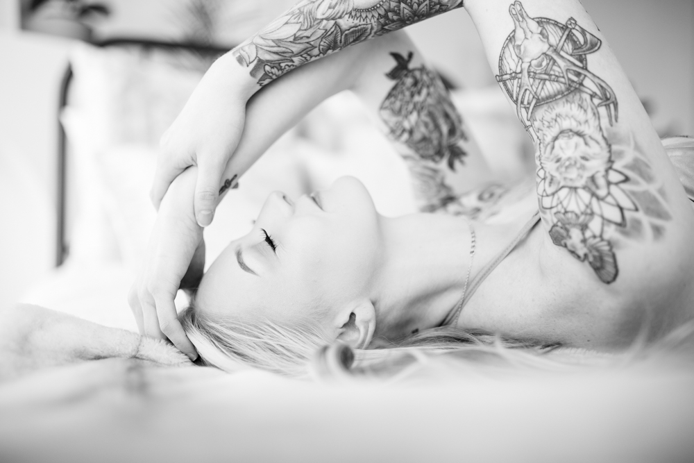 https://lilacandfernphotography.com/wp-content/uploads/2021/04/Colorado-Idaho-Tennessee-Intimate-Portraits-Boudoir-LilacFern-5.jpg