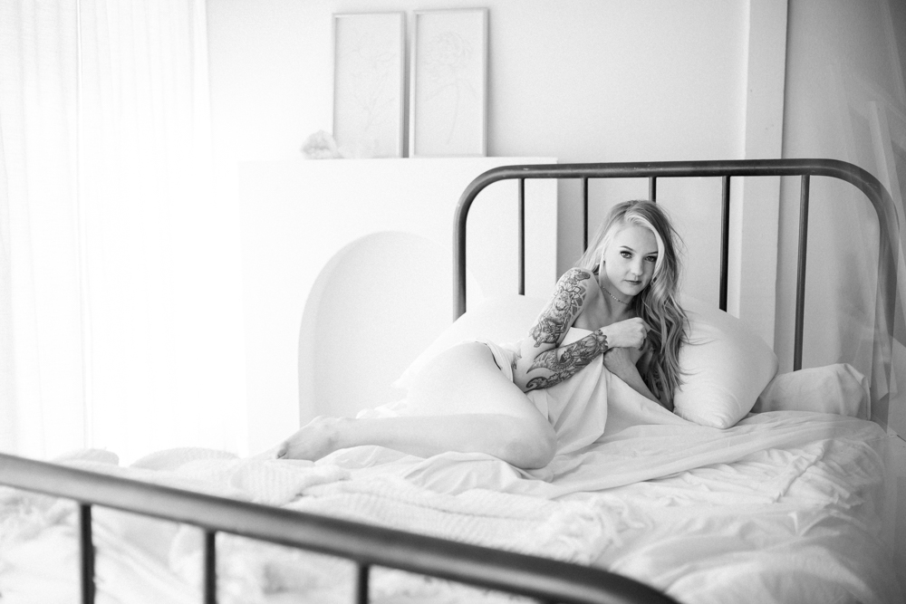 https://lilacandfernphotography.com/wp-content/uploads/2021/04/Colorado-Idaho-Tennessee-Intimate-Portraits-Boudoir-LilacFern-92.jpg