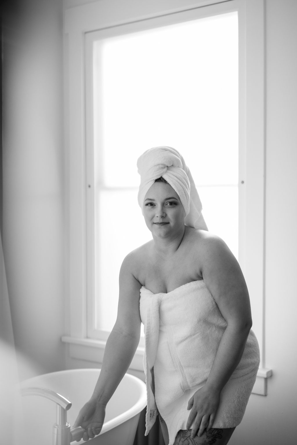 https://lilacandfernphotography.com/wp-content/uploads/2022/03/Boudoir-Fort-Collins-Colorado-Lilac-and-Fern-AS-Tub-12-1024x1536.jpg