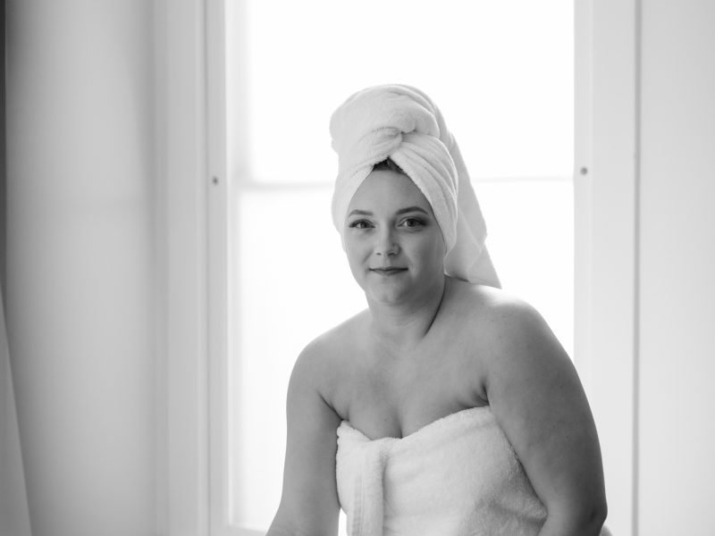 https://lilacandfernphotography.com/wp-content/uploads/2022/03/Boudoir-Fort-Collins-Colorado-Lilac-and-Fern-AS-Tub-12-800x600.jpg