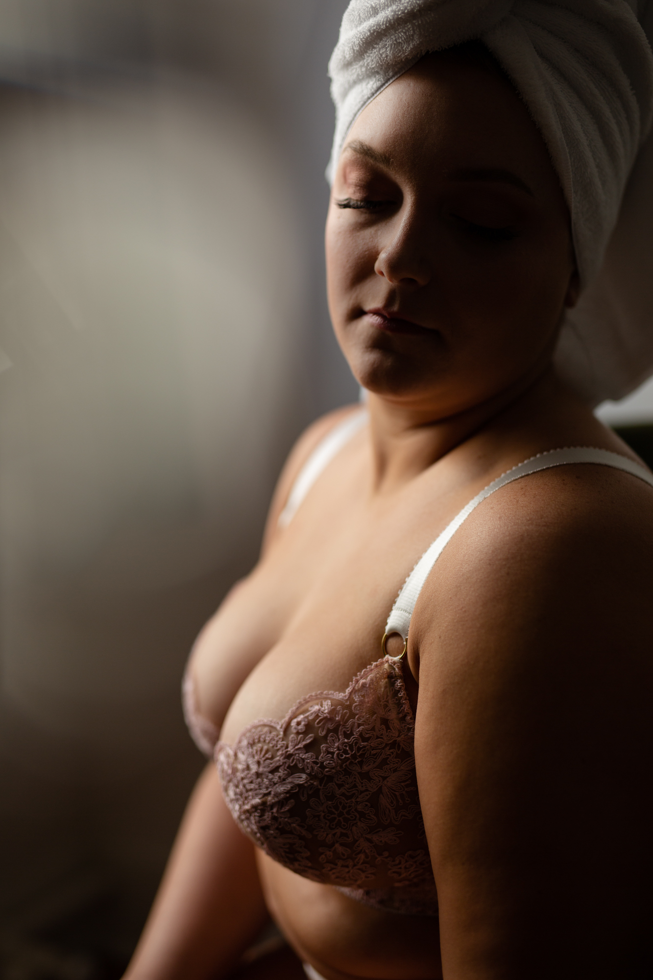 https://lilacandfernphotography.com/wp-content/uploads/2022/03/Boudoir-Fort-Collins-Colorado-Lilac-and-Fern-AS-Tub-19.jpg