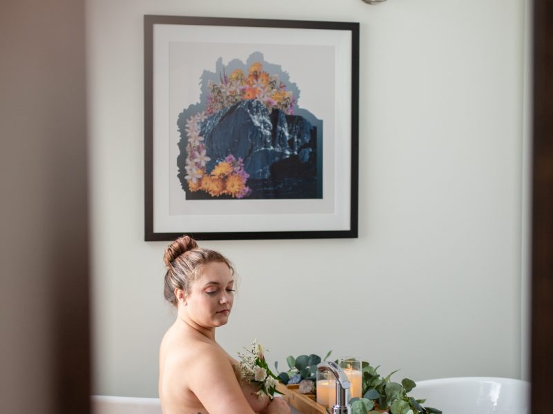 https://lilacandfernphotography.com/wp-content/uploads/2022/03/Boudoir-Fort-Collins-Colorado-Lilac-and-Fern-AS-Tub-31-800x600.jpg