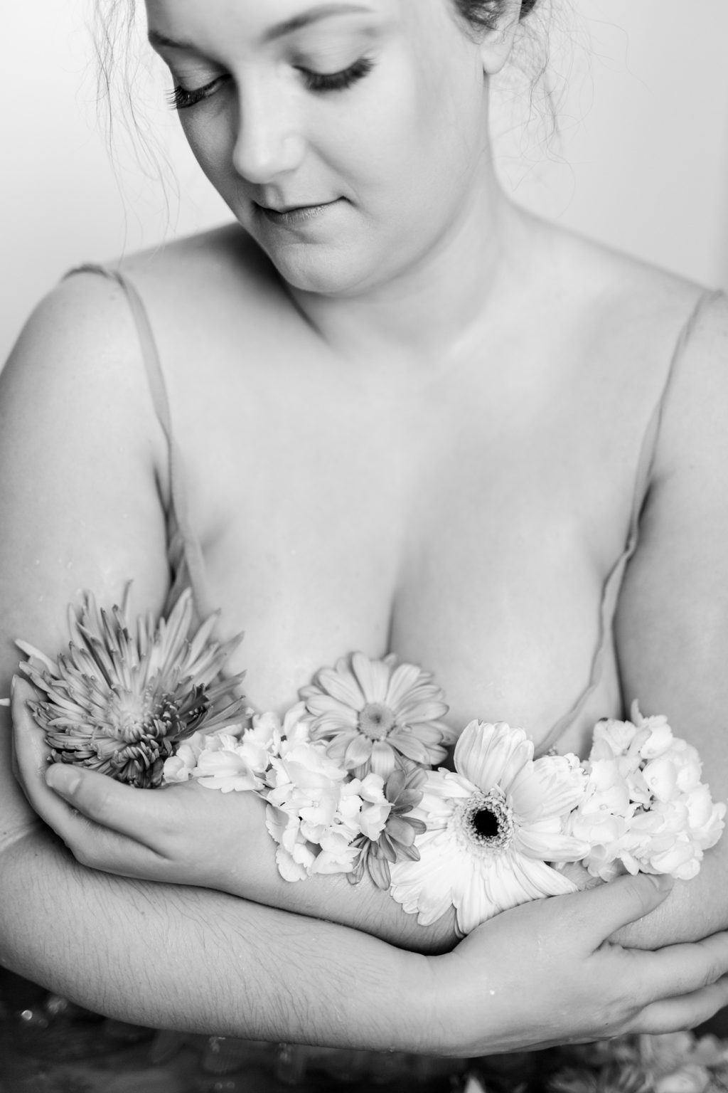 https://lilacandfernphotography.com/wp-content/uploads/2022/03/Boudoir-Fort-Collins-Colorado-Lilac-and-Fern-AS-Tub-42-1024x1536.jpg
