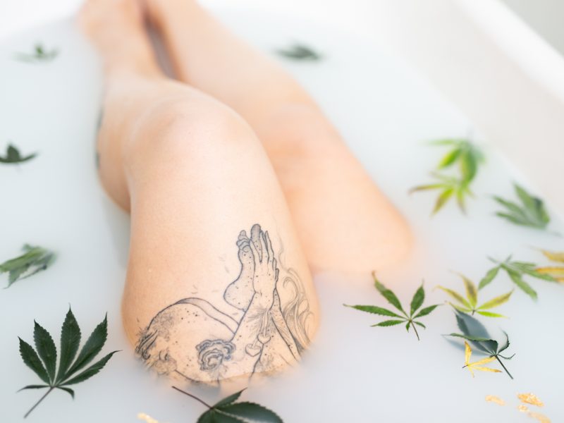 https://lilacandfernphotography.com/wp-content/uploads/2022/03/Boudoir-Fort-Collins-Colorado-Lilac-and-Fern-AS-Tub-59-800x600.jpg
