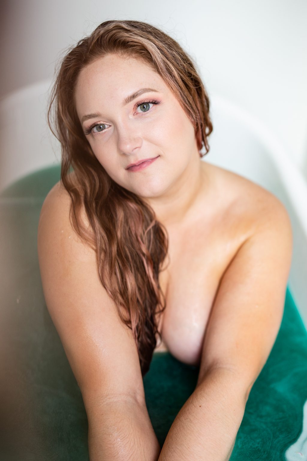 https://lilacandfernphotography.com/wp-content/uploads/2022/03/Boudoir-Fort-Collins-Colorado-Lilac-and-Fern-AS-Tub-71-1024x1536.jpg