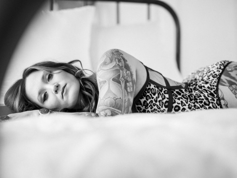 https://lilacandfernphotography.com/wp-content/uploads/2022/03/Boudoir-Fort-Collins-Colorado-Lilac-and-Fern-LS-17-800x600.jpg